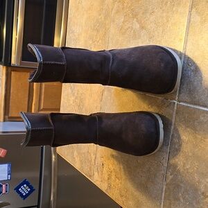 EMU Australia finest sheepskin lining